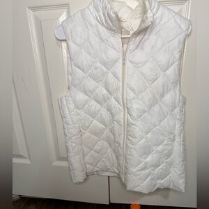 LOFT Women’s Cream Quilted Vest Size Medium‎